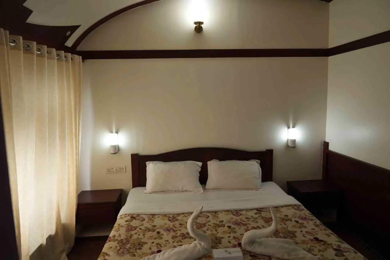 Botel Aqua Castle Houseboat - By Aqua Jumbo Houseboats Hotel Alappuzha