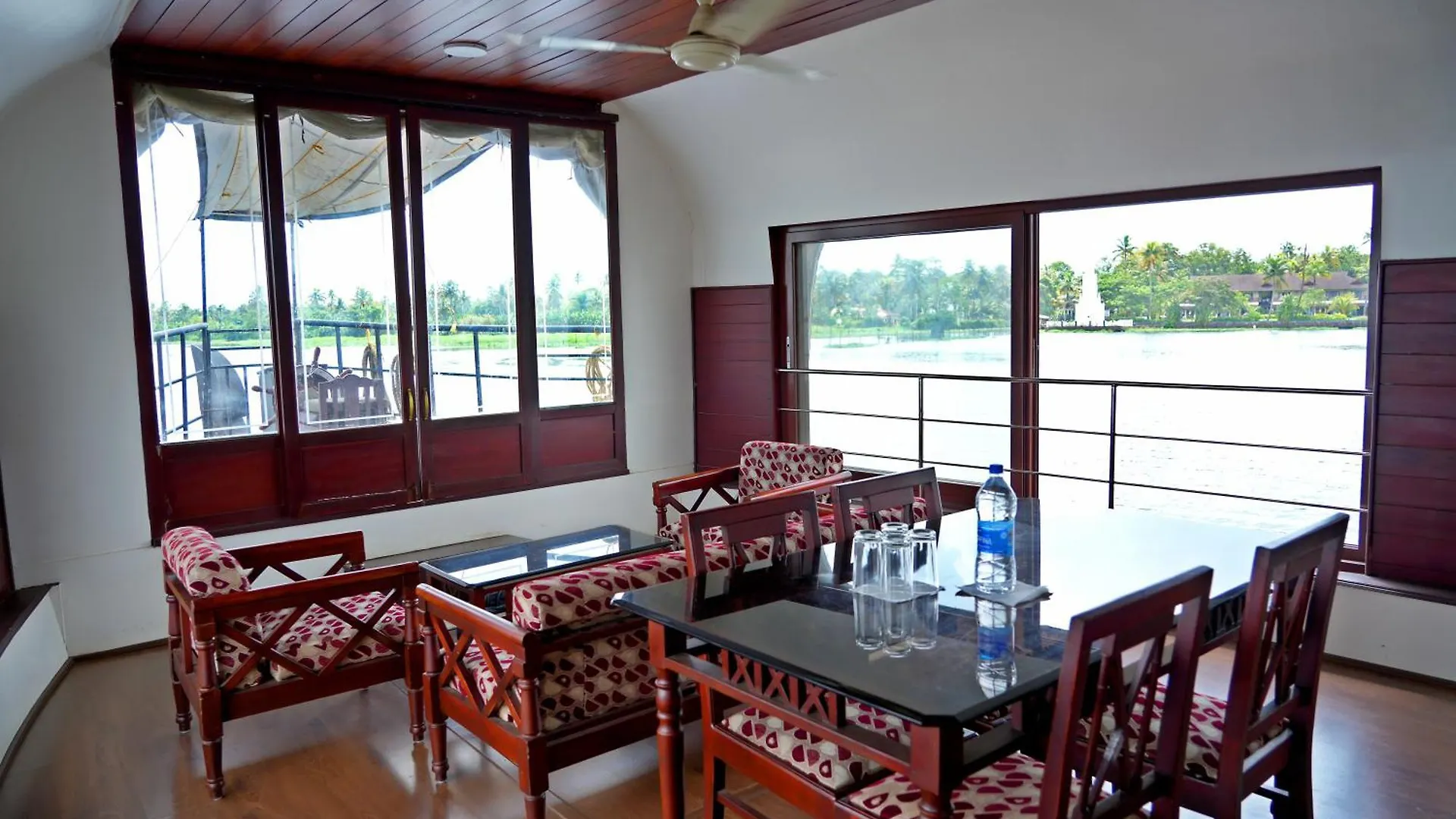 Aqua Castle Houseboat - By Aqua Jumbo Houseboats Hotel Alappuzha Botel