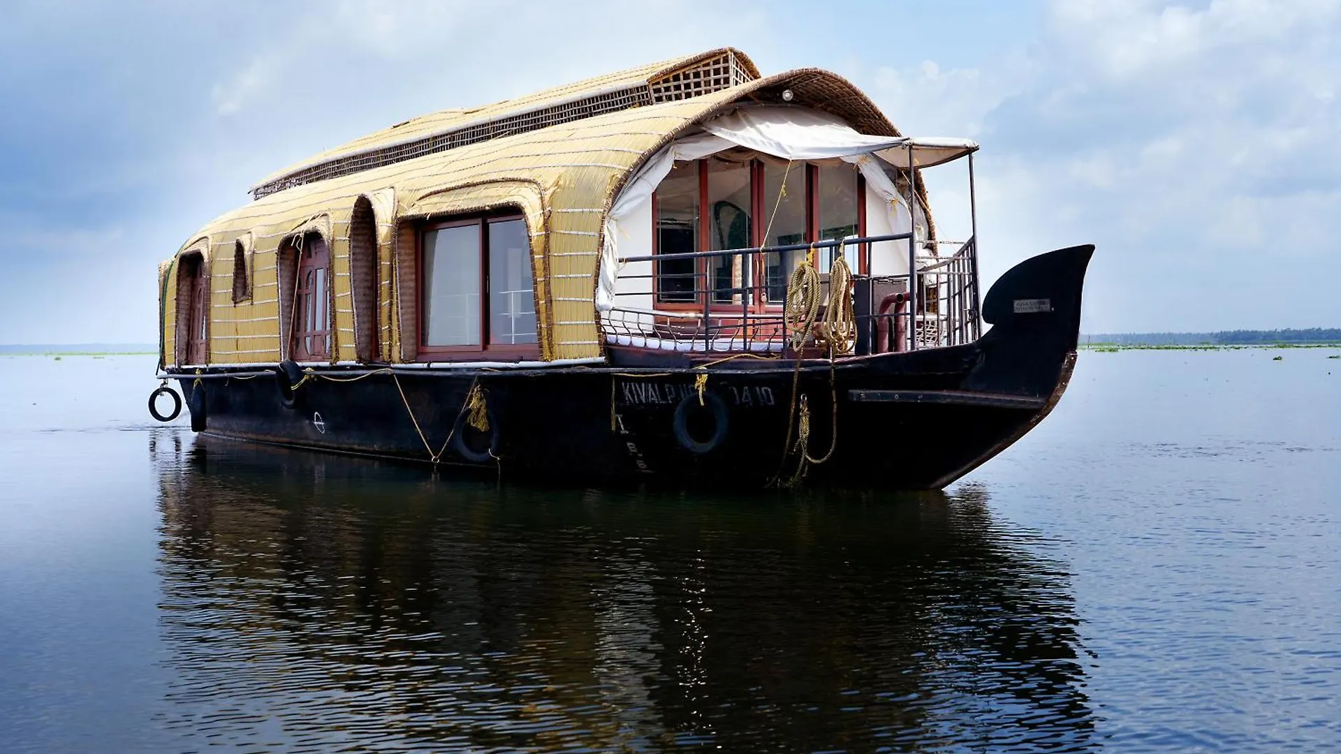 Aqua Castle Houseboat - By Aqua Jumbo Houseboats Hotel Alappuzha